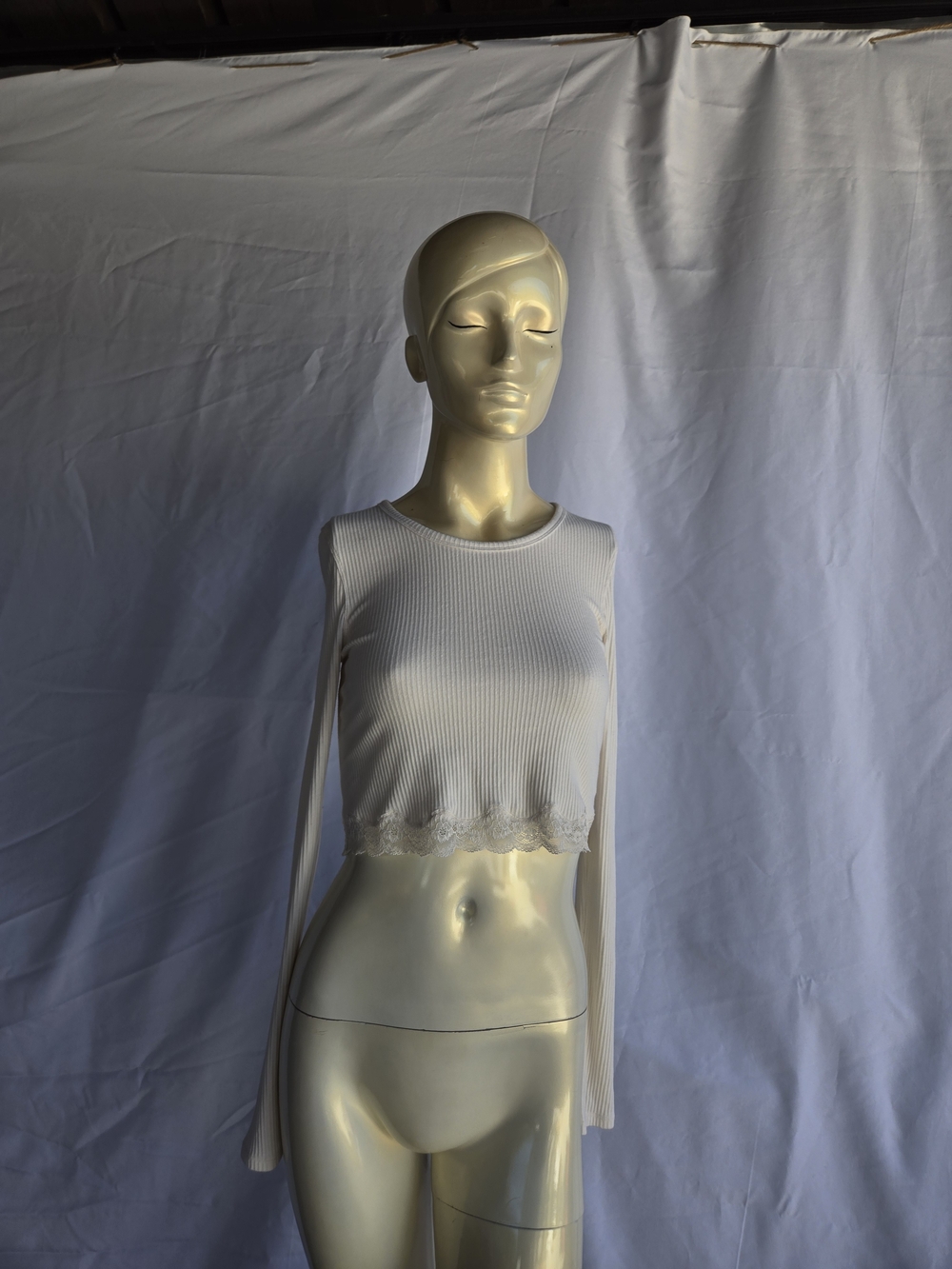 Free People Women's Cream Ribbed Long-Sleeve Cropped Top with Lace Trim